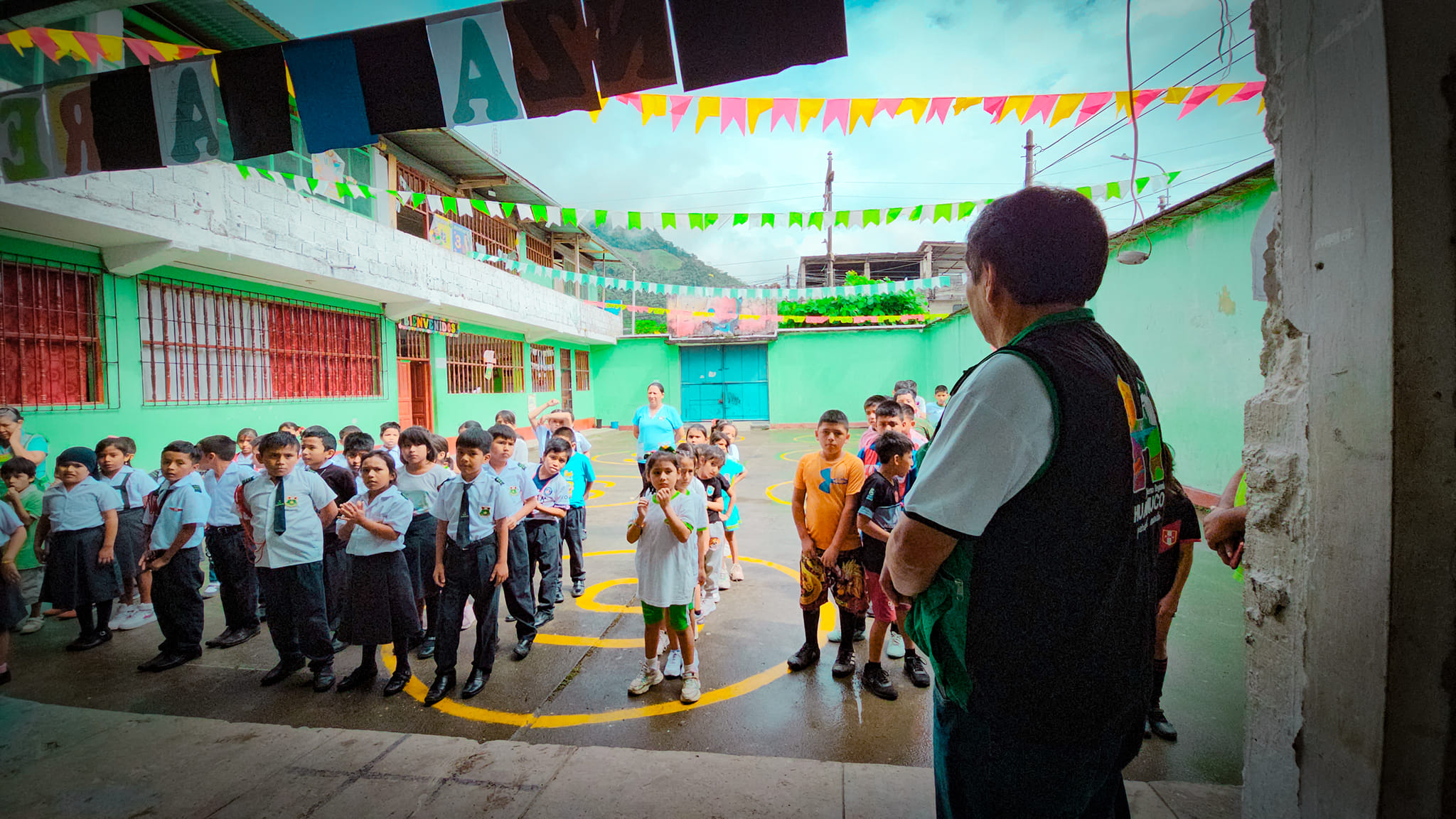 CON MIRAS A MEJORAR LA CALIDAD EDUCTATIVA EN LEONCIO PRADO