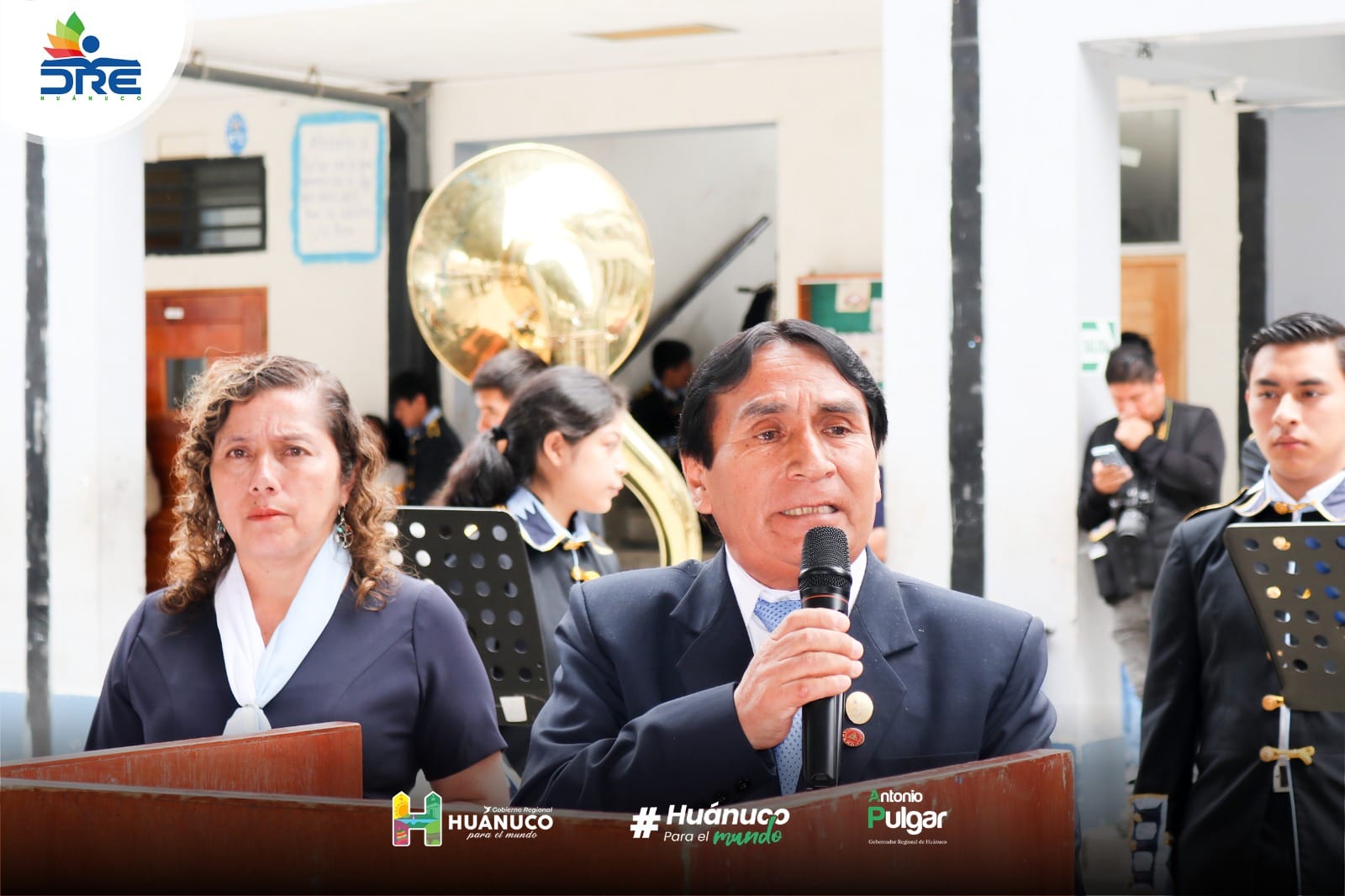 🔴Participamos en la clausura del año académico escolar 2024 de la Gran Unidad Escolar Leoncio Prado, con presencia de cientos de alumnos y padres de familia.
