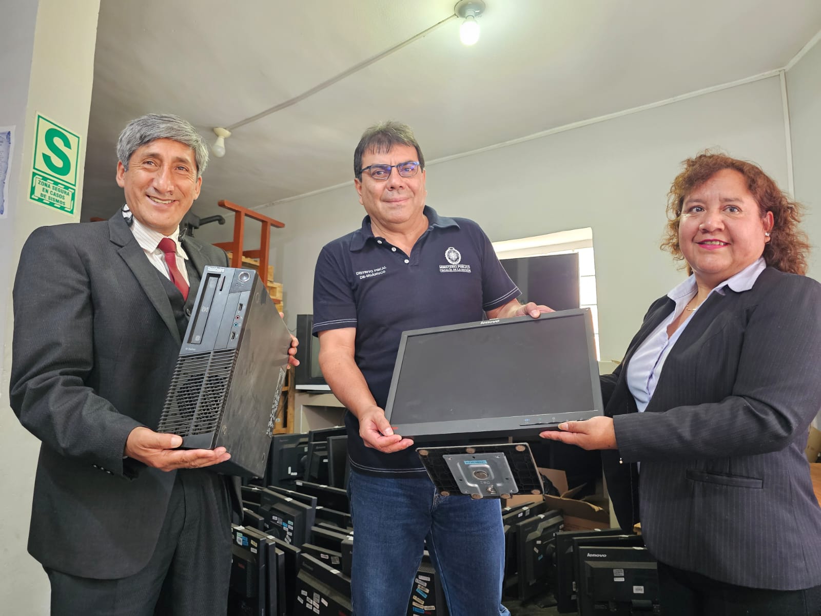 Impulsan la educación digital en Lauricocha con donación de equipos de cómputo